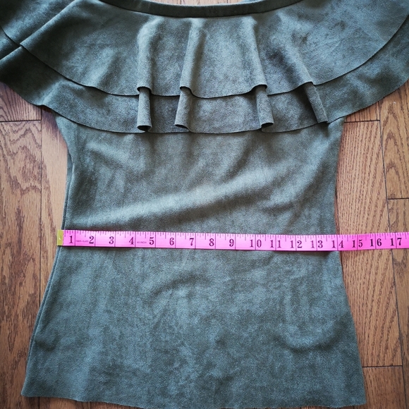 Green Off-the-shoulder Boho top - Picture 7 of 9